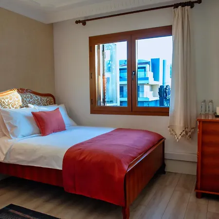 Otel Black Lotus İzmir