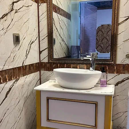 Black Lotus فندق إزمير