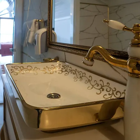 Black Lotus Hotel Smirne